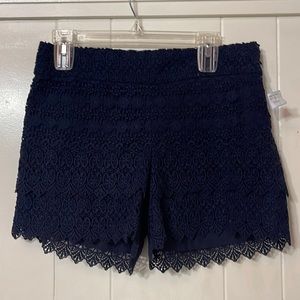 Loft The Riviera Short Size 6 Navy Lace  w/ side zip NWT